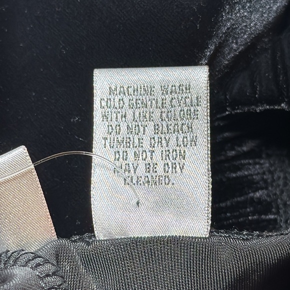 Chico’s Velvet Straight Black Pant Elastic Waist Chico’s Size 2 - Picture 5 of 8